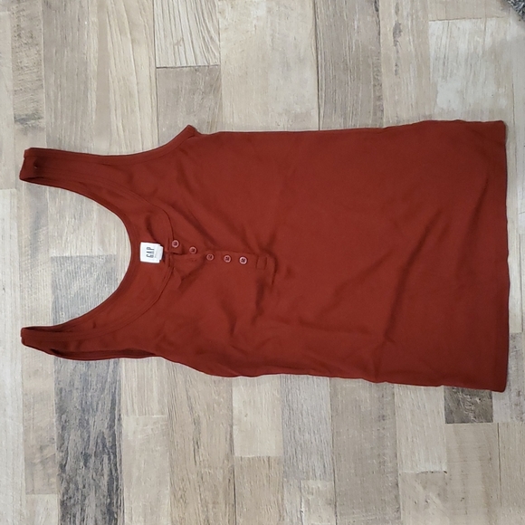 Gap tank top - Picture 1 of 1